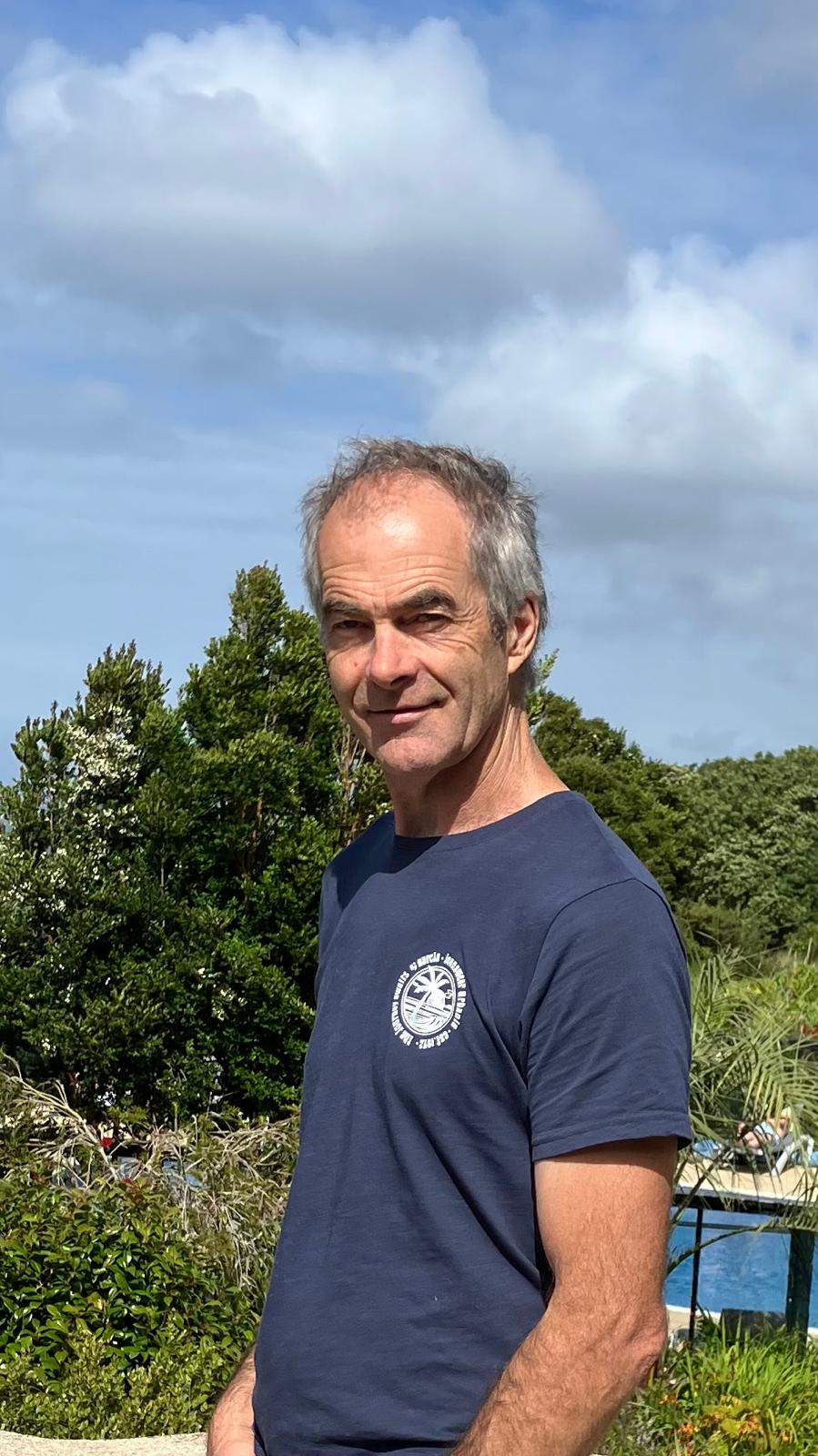 Lute Huisman, zelfstandig hovenier van L. Huisman Tuin en Terras
