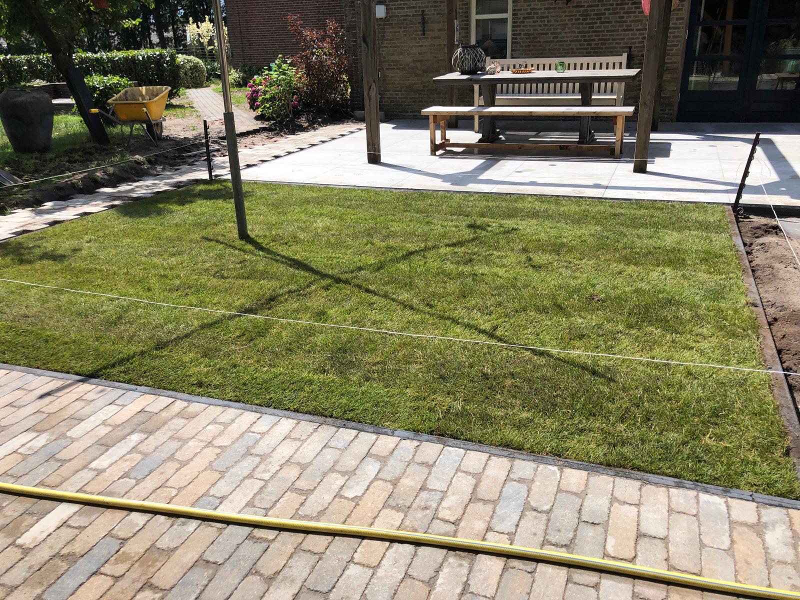 Tuin na de renovatie, aangelegd door L. Huisman