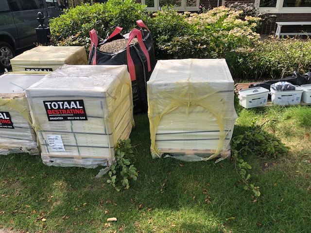 Materiaallevering voor tuin- en bestratingsproject