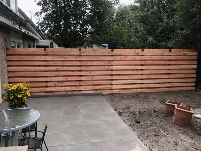 Schutting geplaatst als erfafscheiding